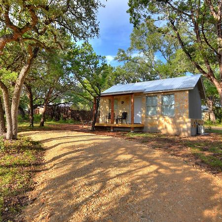 Cabins At Flite Acres - Morning Dove Wimberley Exterior photo