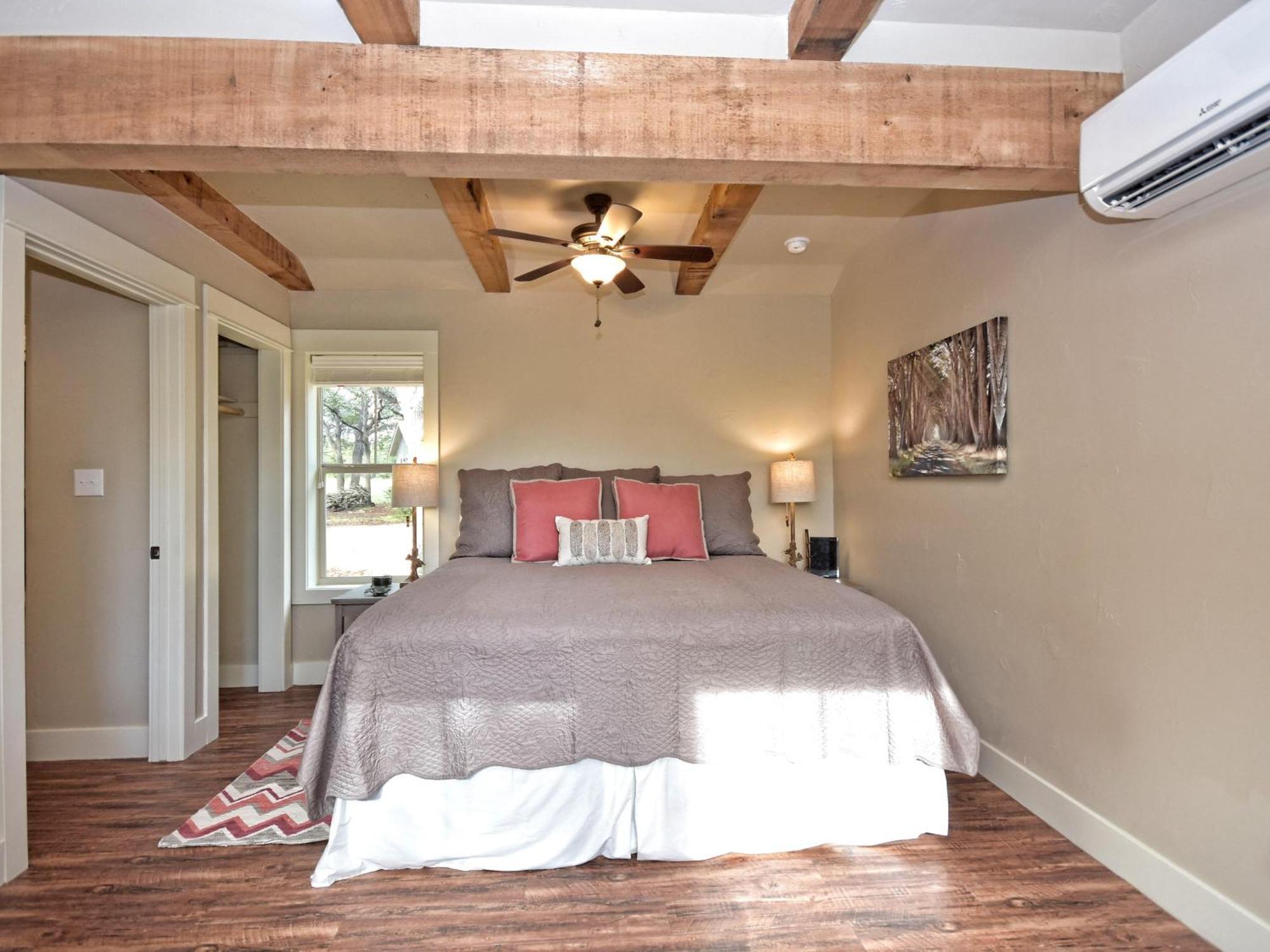 Cabins At Flite Acres - Morning Dove Wimberley Exterior photo