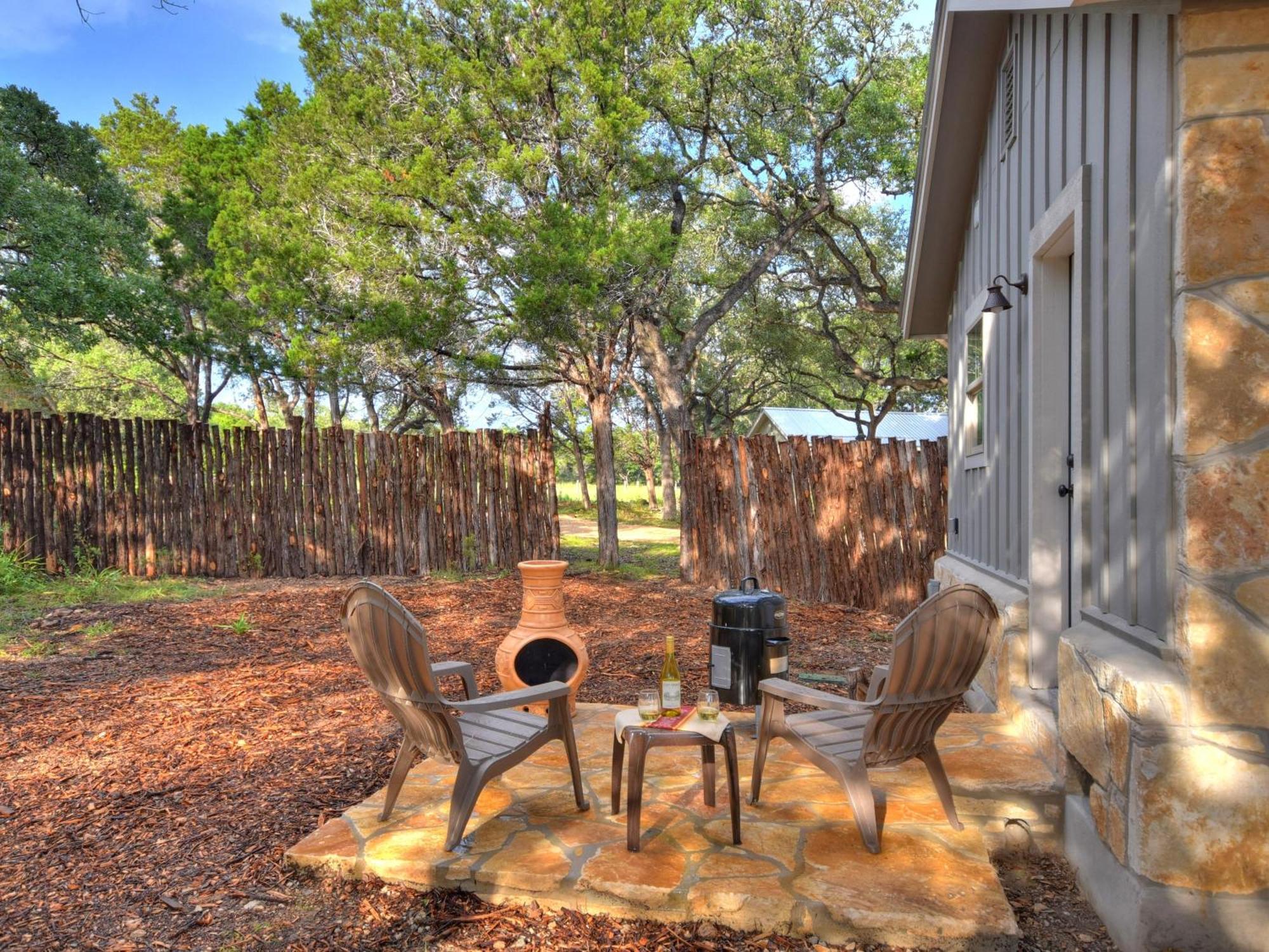 Cabins At Flite Acres - Morning Dove Wimberley Exterior photo